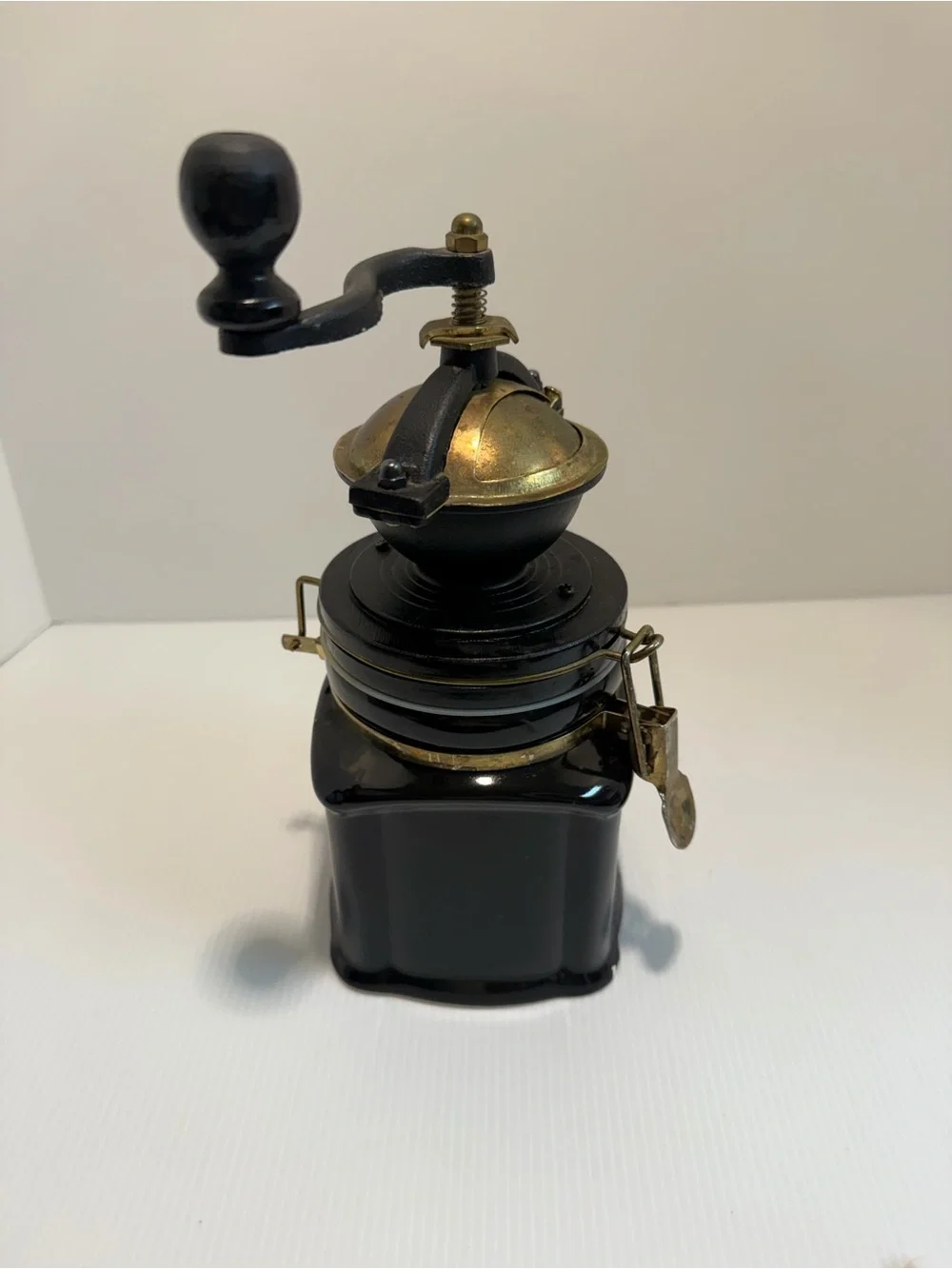 David Birch London Pottery Green Canister Coffee Grinder 9.5 in. 1980
